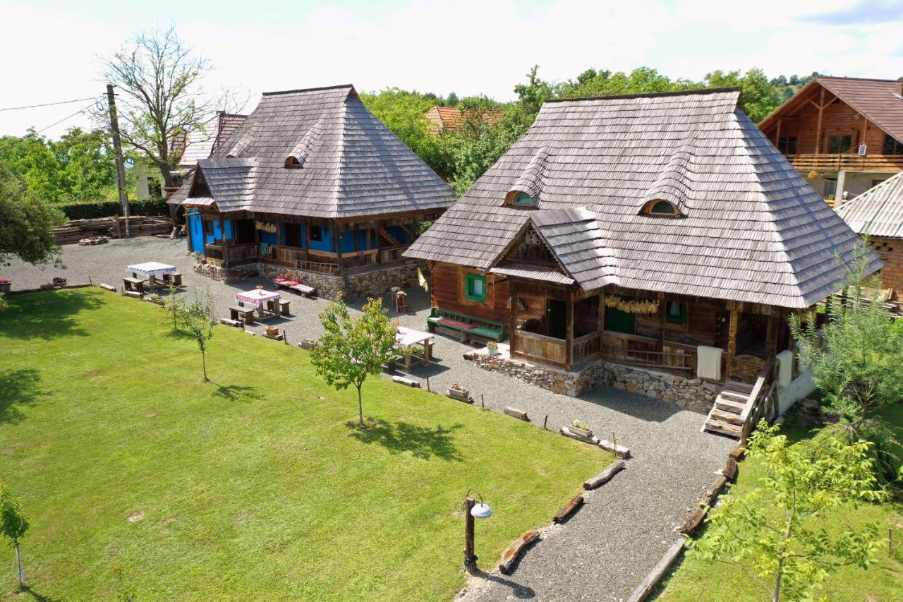 Iz De Maramures Rural Hotel (Adults Only) Surdesti  Екстер'єр фото