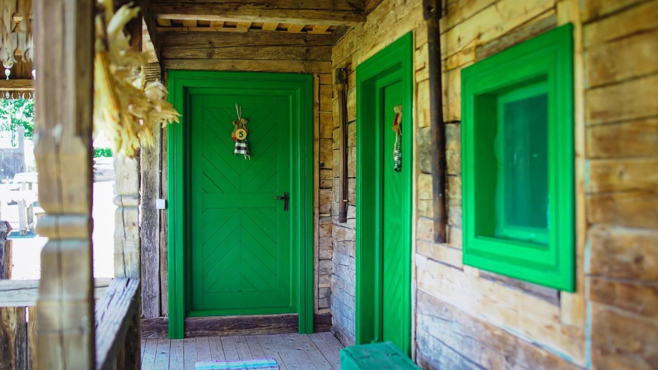 Iz De Maramures Rural Hotel (Adults Only) Surdesti  Екстер'єр фото