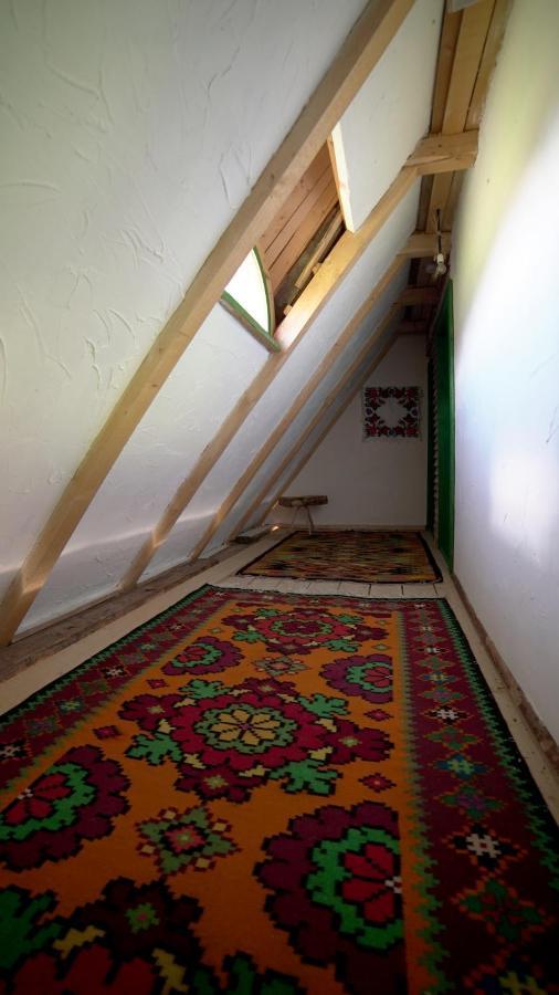 Iz De Maramures Rural Hotel (Adults Only) Surdesti  Екстер'єр фото