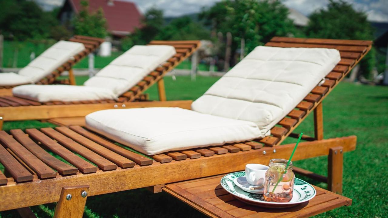 Iz De Maramures Rural Hotel (Adults Only) Surdesti  Екстер'єр фото