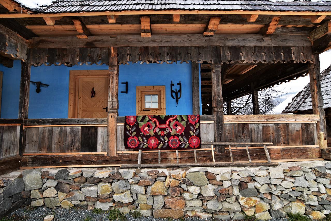 Iz De Maramures Rural Hotel (Adults Only) Surdesti  Екстер'єр фото