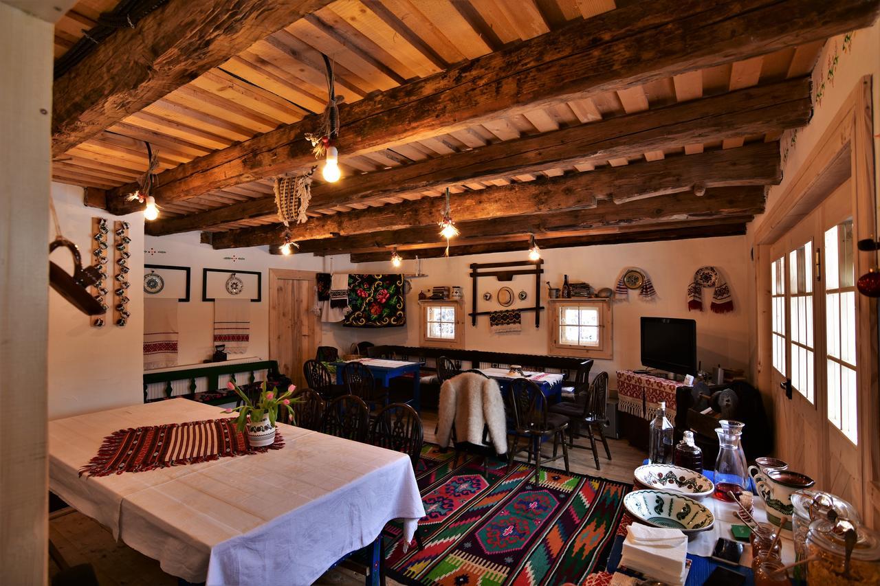 Iz De Maramures Rural Hotel (Adults Only) Surdesti  Екстер'єр фото